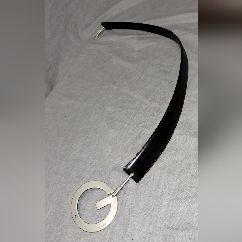 GUCCI BELT ~ BLACK LEATHER WITH SILVER "G" BUCKLE - Picture 9 of 16